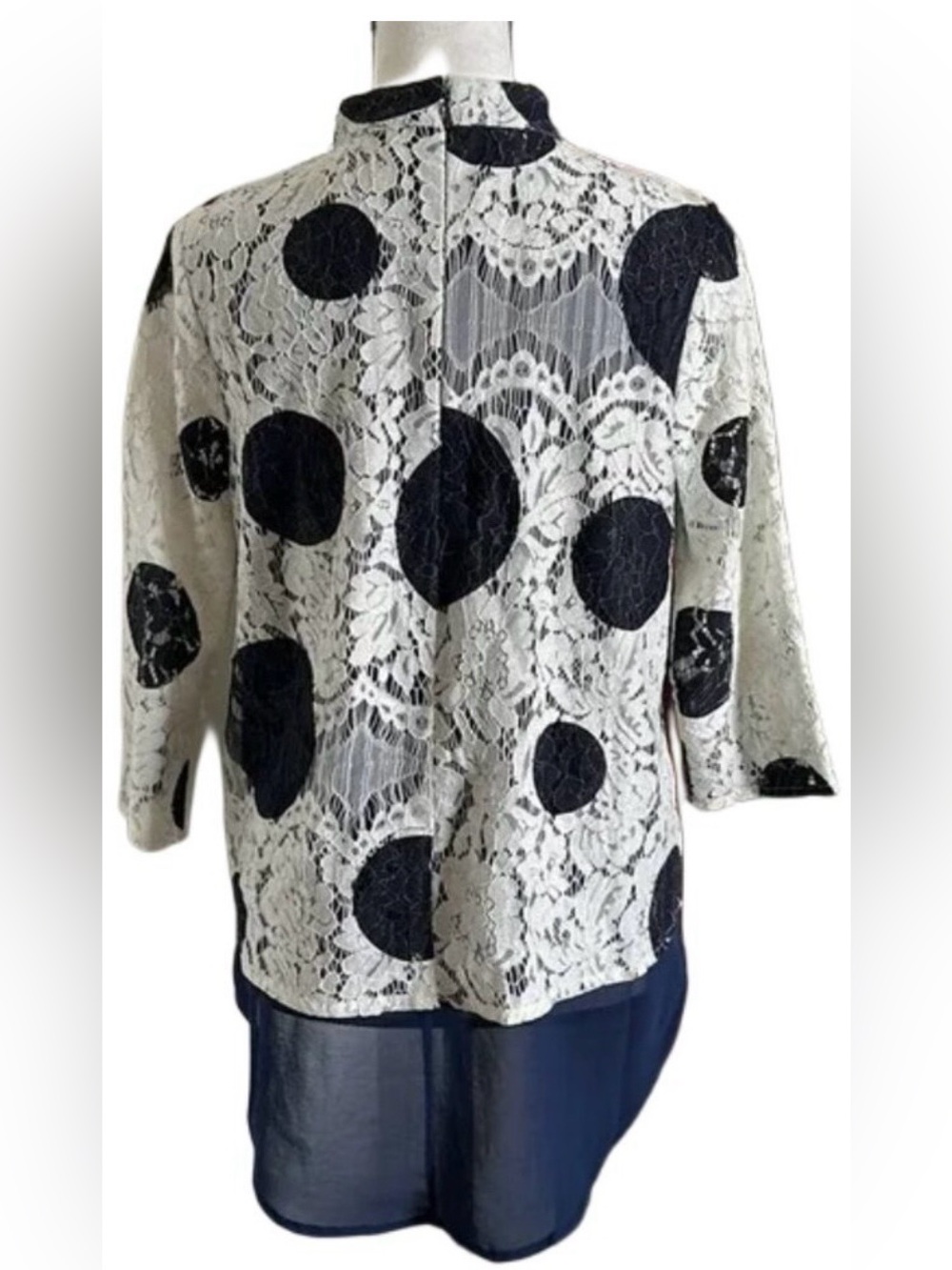 Anthropologie - HD in Paris Romantic Lace Polka Dot Blouse in Navy/Ivory size 8 - Picture 11 of 16
